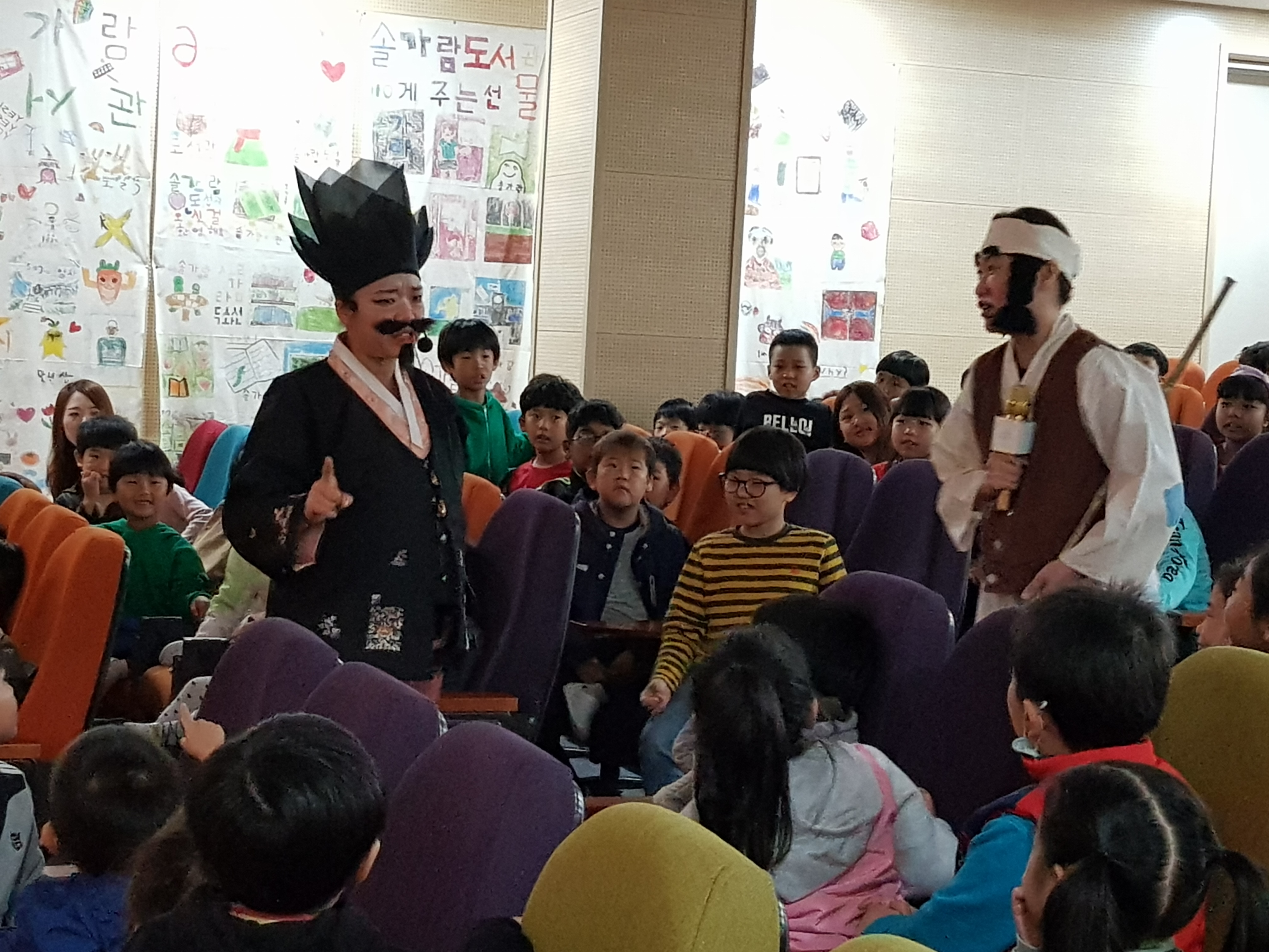 1021_책이모 독서인형극 공연2.jpg